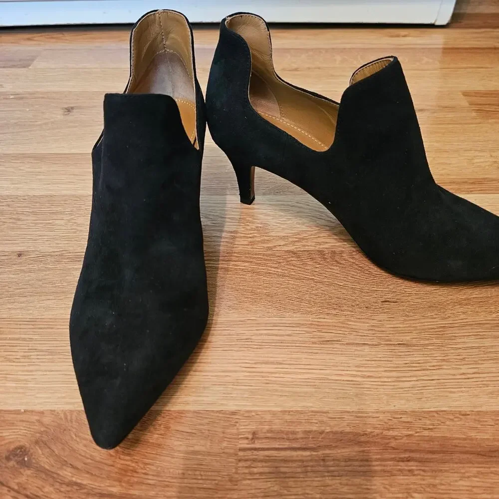 Kay Unger Japhette Black Suede Pointed Toe Cutout Pumps Heels Size 7.5 M
